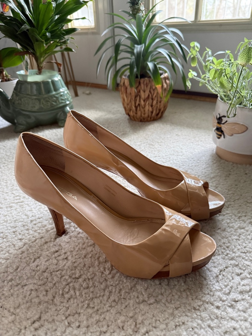 ✨ Via Spiga “Unity” Nude Patent Heels – Size 10 – Box Included ✨